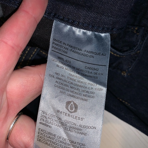 PREMIUM DENIM HP🎉LEVI’S Totally Shaping High Rise Skinny Jeans 14M NWT - Picture 6 of 16